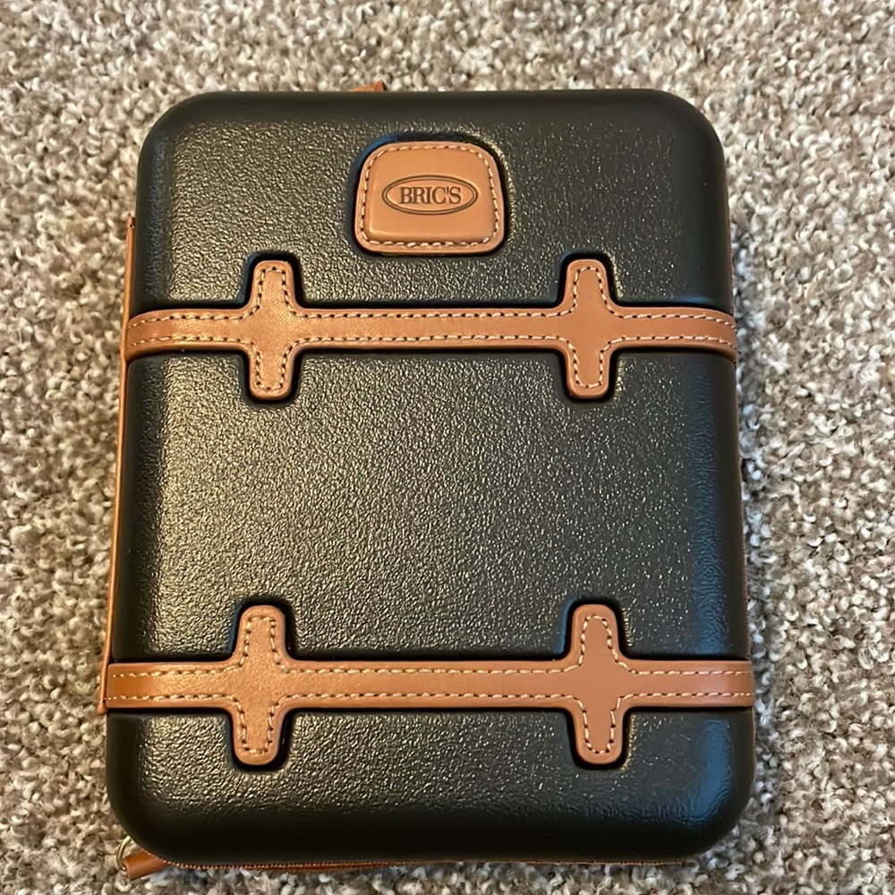 Brics travel case
